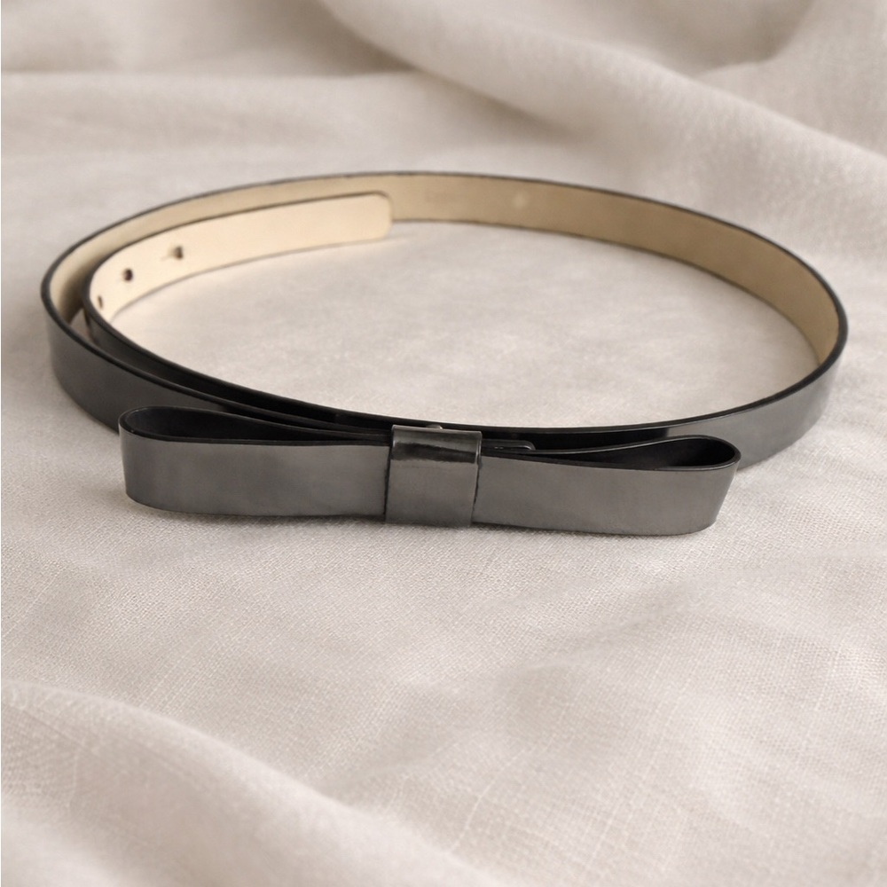 kate spade black‎ patent bow belt